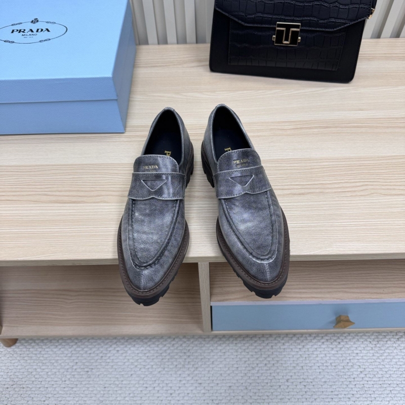 Pra*a leather shoes